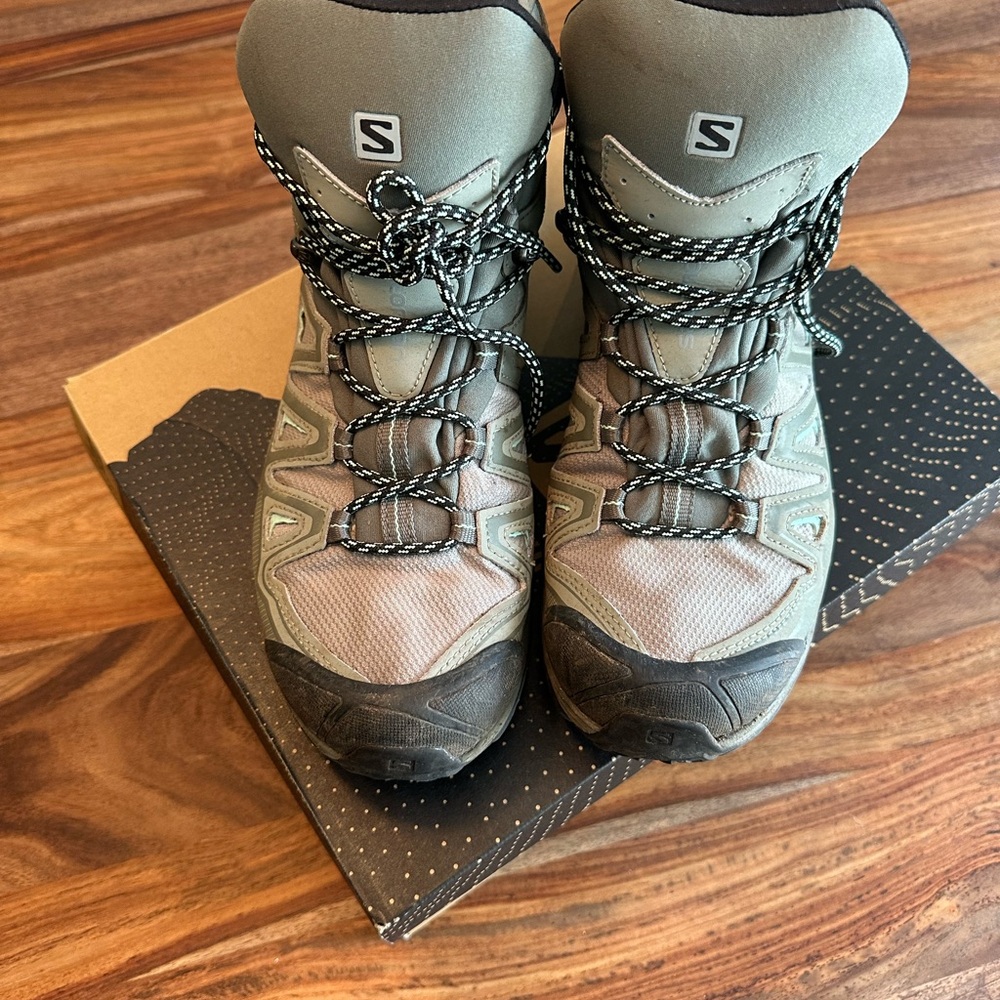 Salomon X Ultra 3 Mid GTX Outdoor Hiking Boots in Castor Grey/Beach Glass